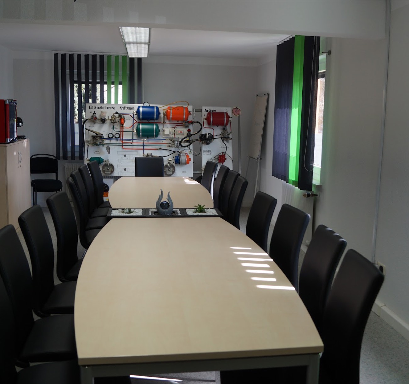 Druckluftbremsen-Lehranlage im Theorieraum